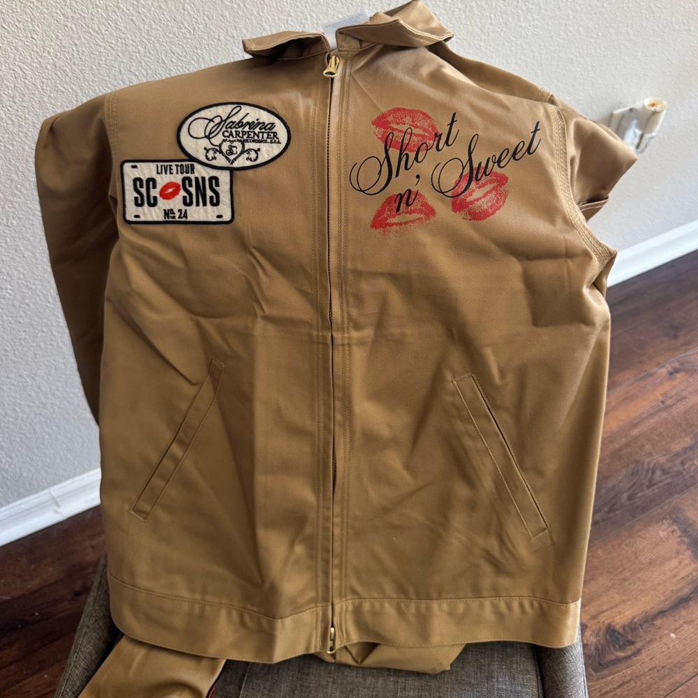 Sabrina Carpenter VIP Jacket - Picture 2 of 2